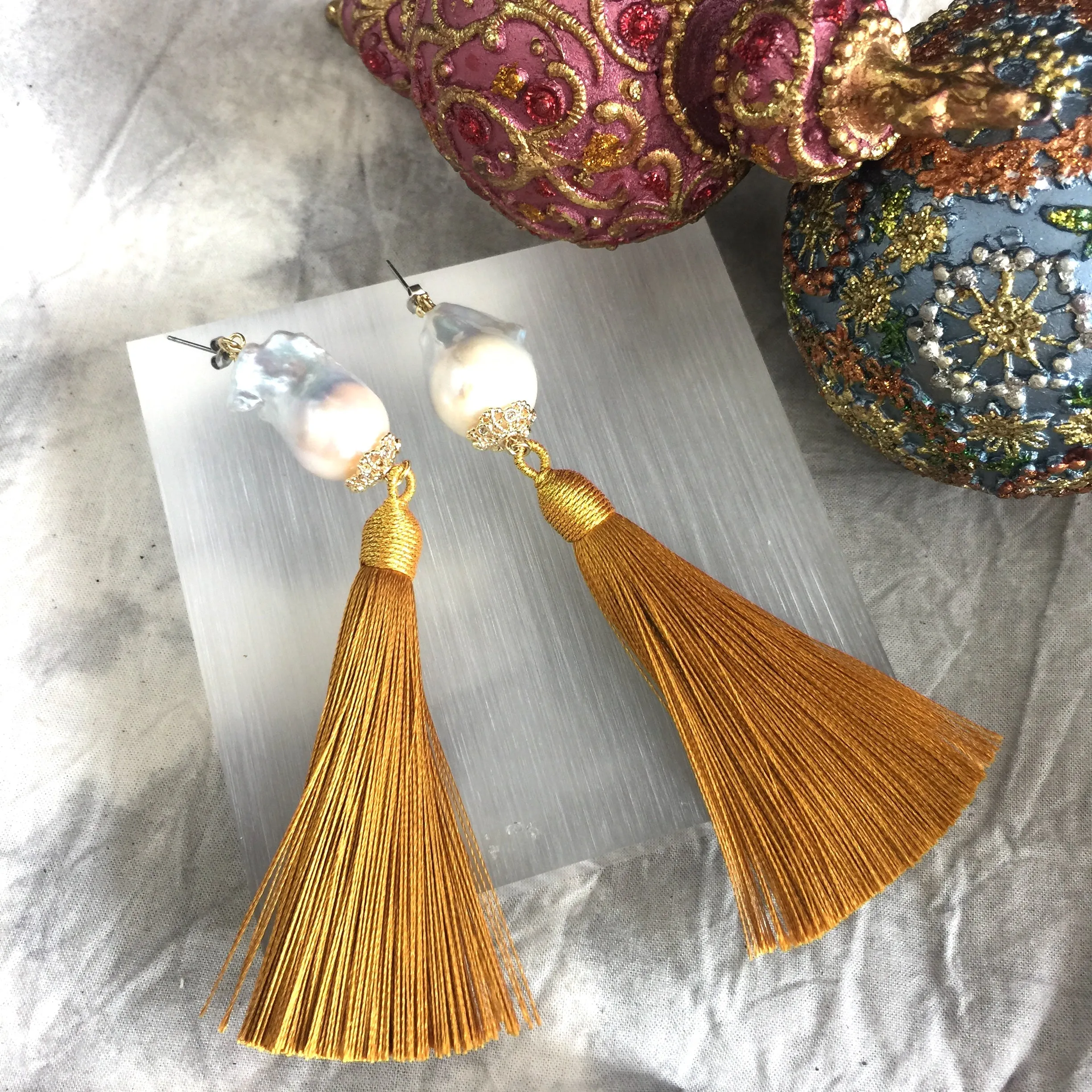 Baroque Pearl With golden Tassel Earrings CE027