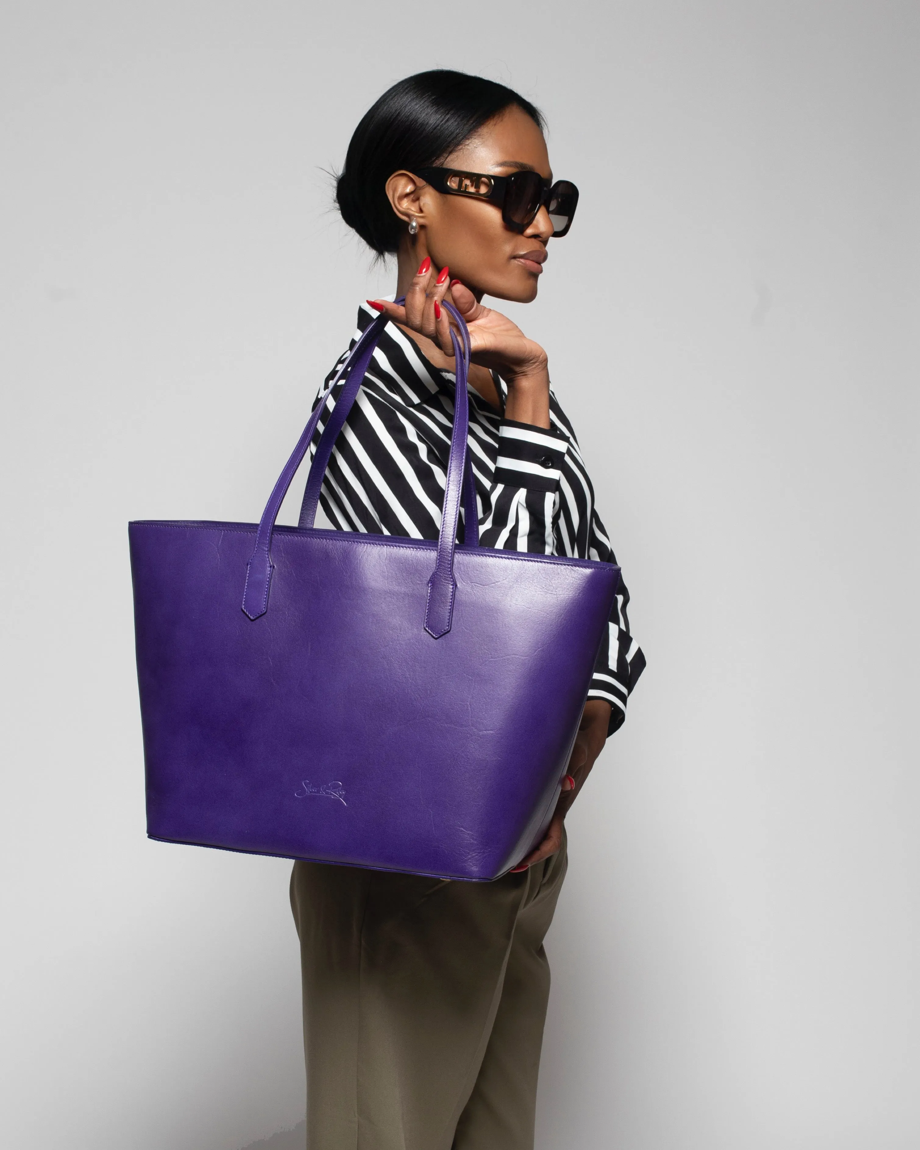 Manila All Purpose Large Carryall Leather Tote Bag in Purple